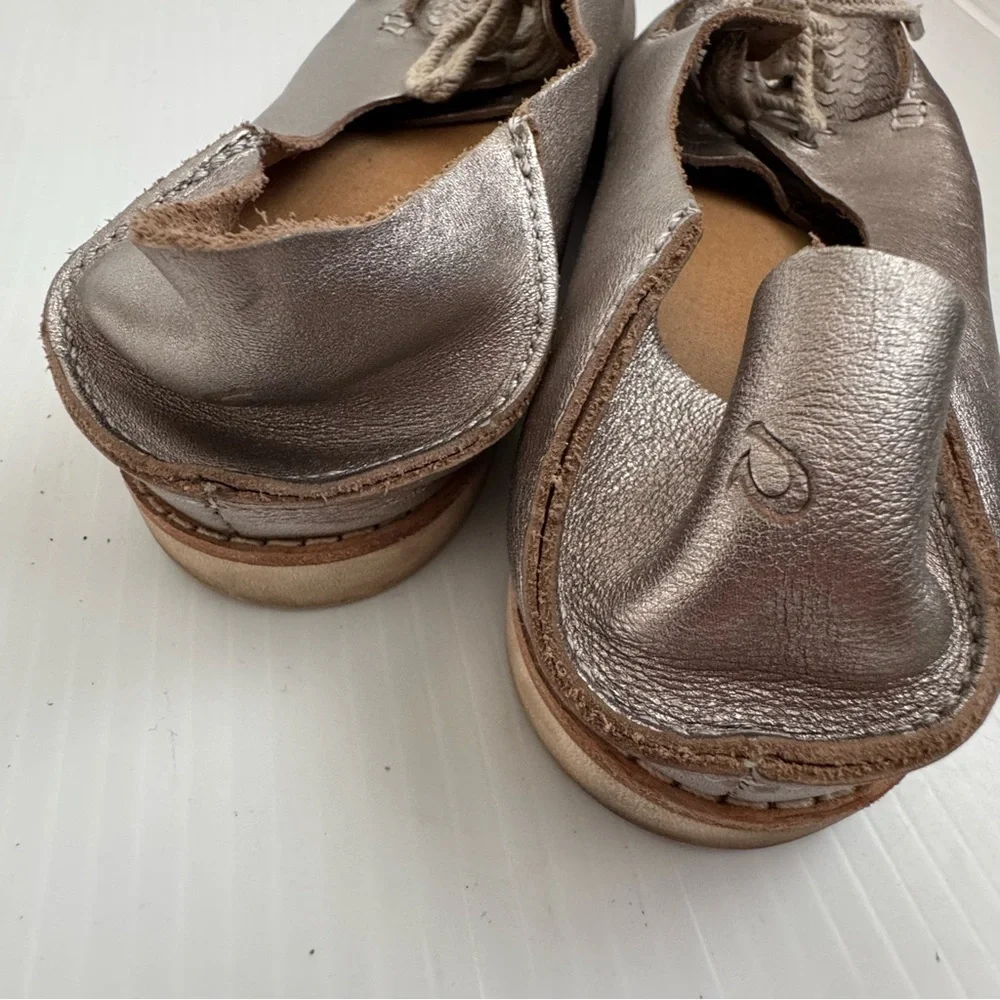 Olukai Moku Perf style Metallic Silver Women's boat Shoes size 8.5